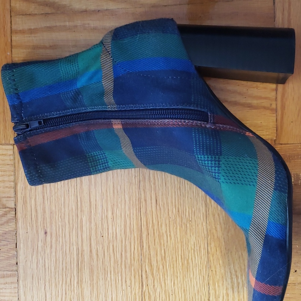 6. Jeffrey Campbell boots Size 6 - Picture 2 of 5